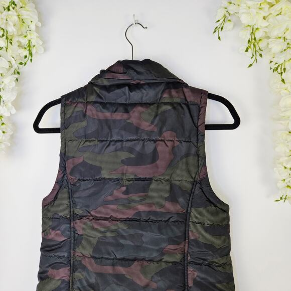 Maurices Puffer Vest Medium Camo Print Sleeveless Zip Up Jacket with Pockets - Picture 4 of 11